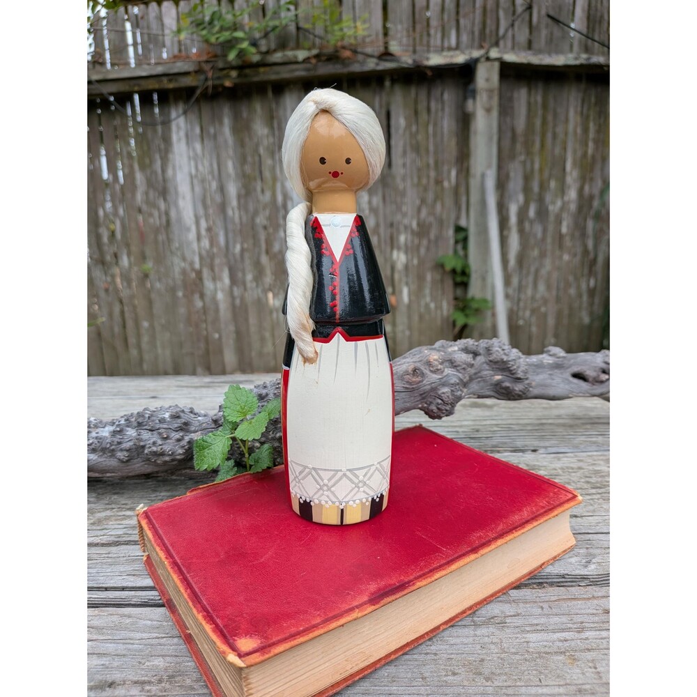 Vintage Hand Painted Wood Russian Peg Doll, Made In Estonia